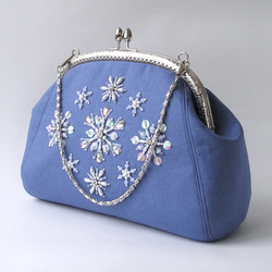 雪の結晶＊ビーズ刺繍のがま口バッグ（17c-1コバルトブルー） 6枚目の画像