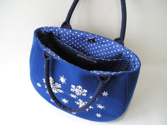 雪の結晶＊ビーズ刺繍のトートバッグ【送料無料】 5枚目の画像