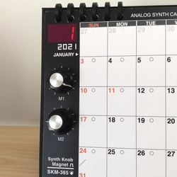 NEW！【2021年 カレンダー】アナログシンセカレンダーSKM-365PE・2021モデル　卓上／SKMクラシック 3枚目の画像