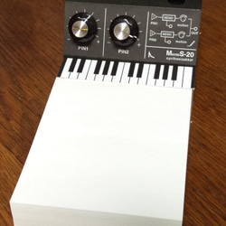 【メモ帳】MemoS-20PE　シンセサイザー型・ペンスタンドメモ・SKP付き 4枚目の画像