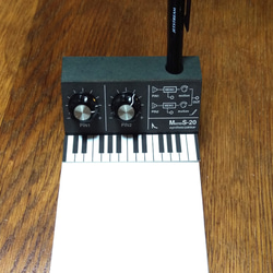 【メモ帳】MemoS-20PE　シンセサイザー型・ペンスタンドメモ・SKP付き 5枚目の画像