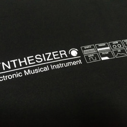 【Tシャツ】SYNTHESIZER T-shirt・シンセサイザーTシャツ・ブラック 2枚目の画像