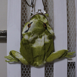 モロ見え蛙のガマ口ポーチ 2枚目の画像