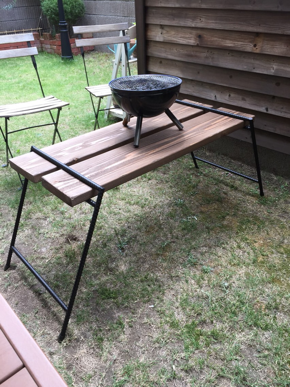 足場でBBQテーブル