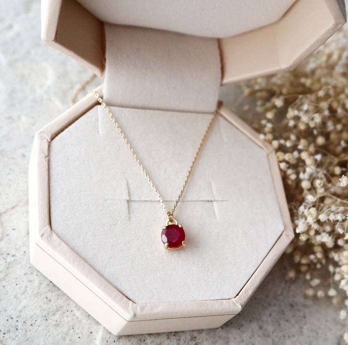 【K10】モザンビーク産！ルビーの一粒ネックレス(ラウンドファセットカット)☆上質な10金製(刻印あり)