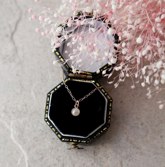 【K10】ホワイトグレーダイヤモンドのアンティークローズカットネックレス＊10金製