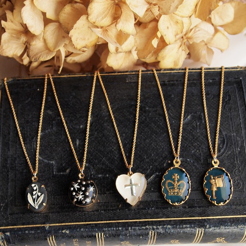 希少　すずらん　ネックレス　ヴィンテージ　　　アンティーク 14kgf】ヴィンテージ すずらんのカメオネックレス(ブラック