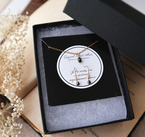 K18＆14kgf】ブラックダイヤモンドの一粒ネックレス＆ピアス(ブリオ  