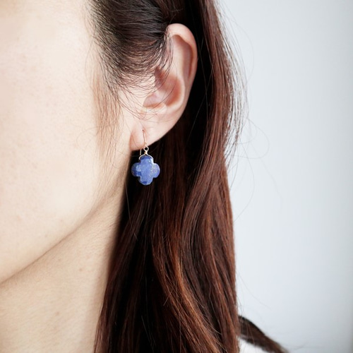 k18 ラピスラズリ　フラワーピアス K18】ラピスラズリのフラワーピアス＊12月誕生石 ピアス（フック
