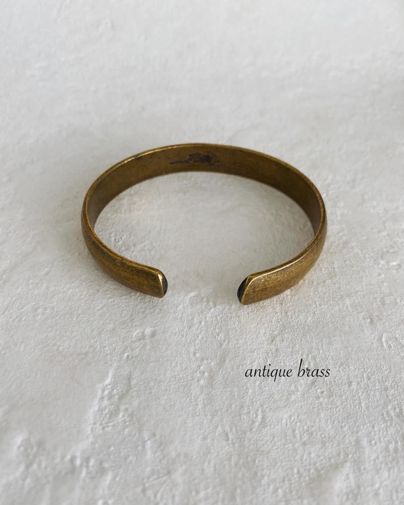 antique brass bangle 5枚目の画像