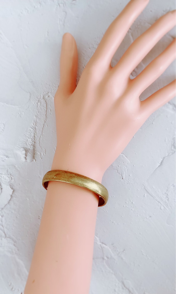 antique brass bangle 6枚目の画像