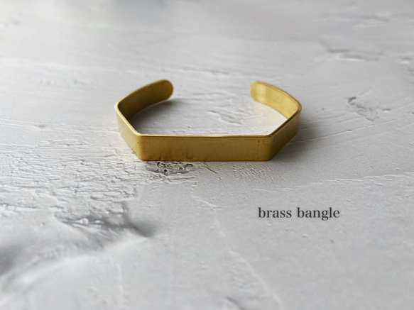 brass corner bangle 1枚目の画像