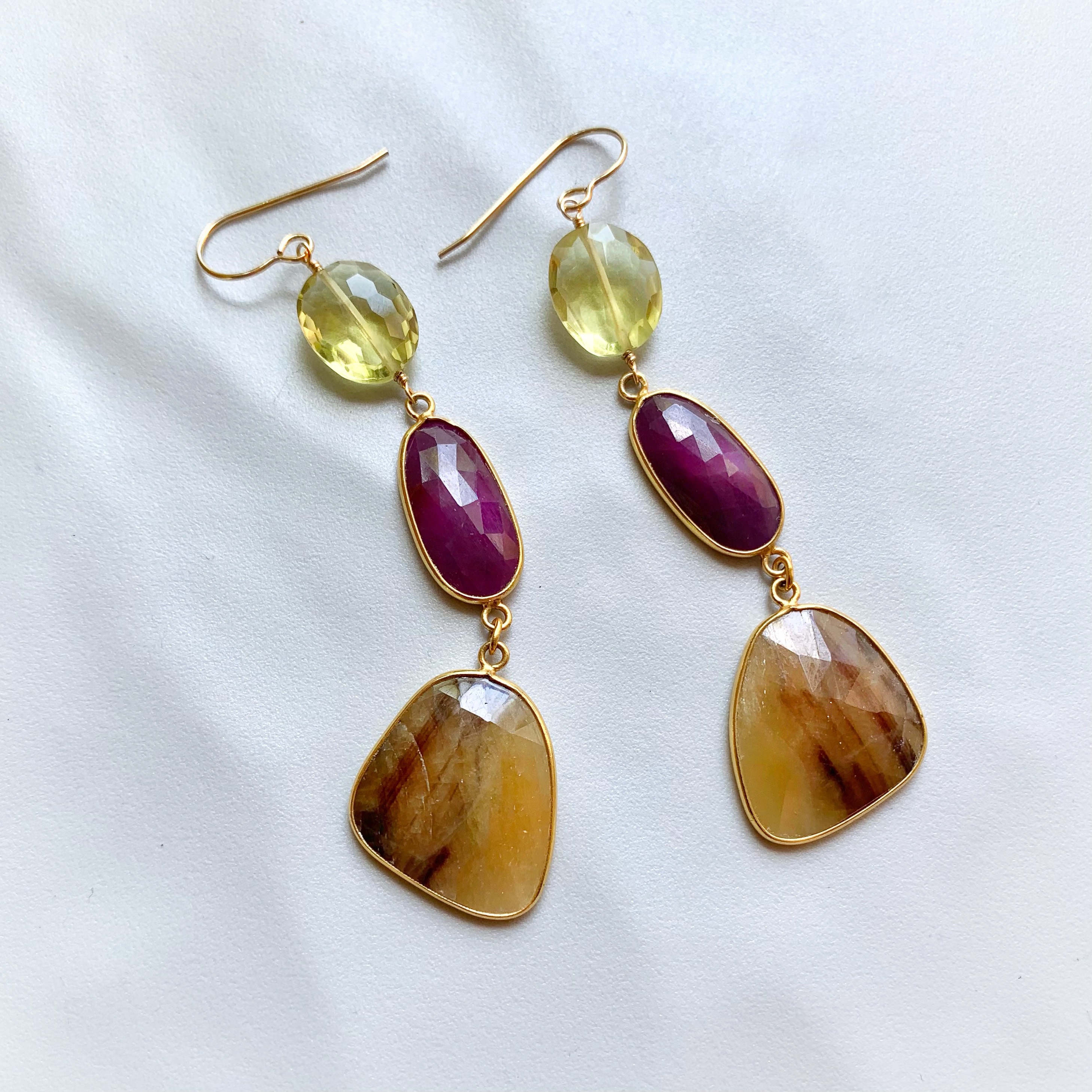 gold枠 ルビーとイエローサファイアとレモンクォーツのピアス 天然石 k14gf