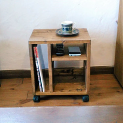 vermut様専用ページ　キャスター付きサイドテーブル（コンパクト、中棚付き） 3枚目の画像