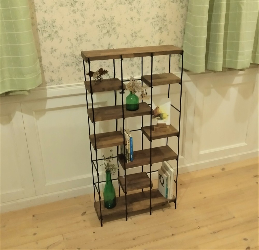 細アイアンの格子棚（3列7段）受注生産品