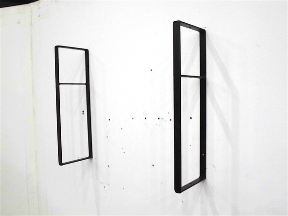 アイアンの壁掛け棚ミニ（四角枠）2段バージョン　w～60㎝　 2枚目の画像