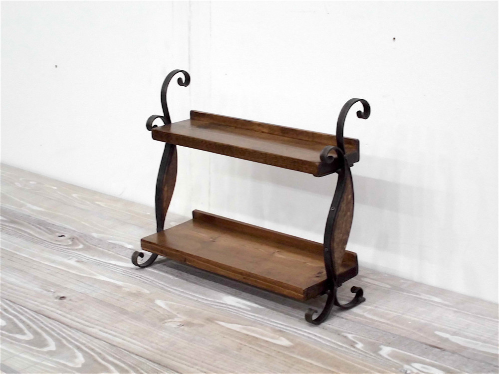 アンティーク風、曲げアイアンの飾り棚（2段）