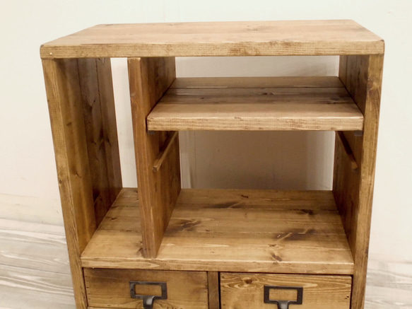 キャスター付きサイドテーブル (中棚付き） 5枚目の画像