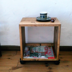 キャスター付きサイドテーブル（コンパクト） 2枚目の画像