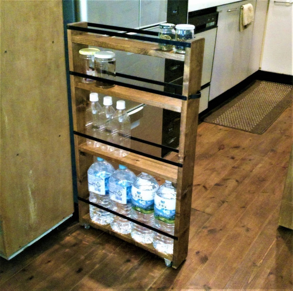 キャスター付き隙間収納棚（茶色）受注生産品 1枚目の画像