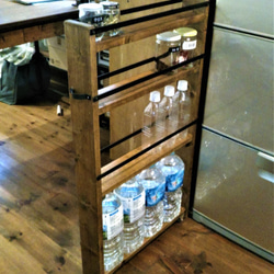 キャスター付き隙間収納棚（茶色）受注生産品 2枚目の画像