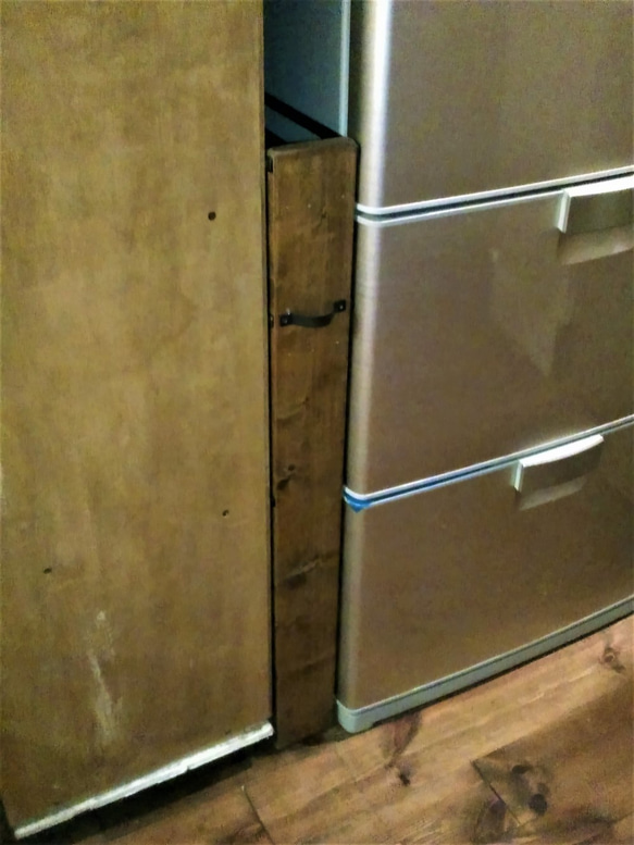 キャスター付き隙間収納棚（茶色）受注生産品 4枚目の画像