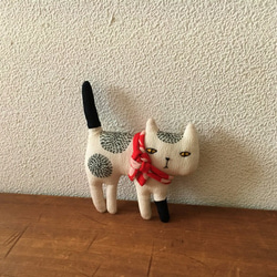 赤いリボンのねこ 4枚目の画像