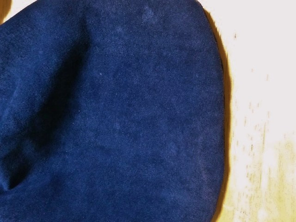 ピッグスエードの巾着ポーチ・星＆金銀スタッズ・ループキーホルダー付き 5枚目の画像