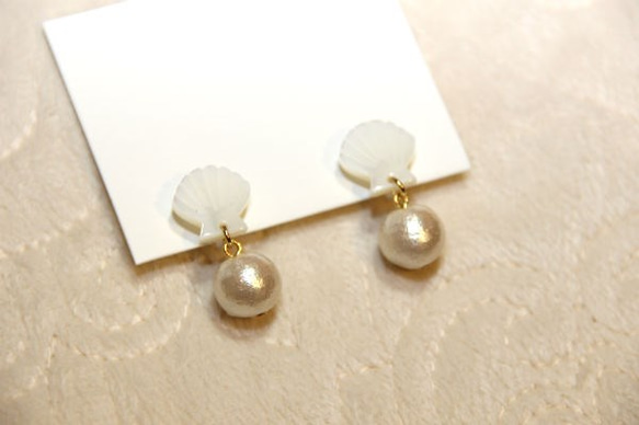 white shell & pearl earring 1枚目の画像