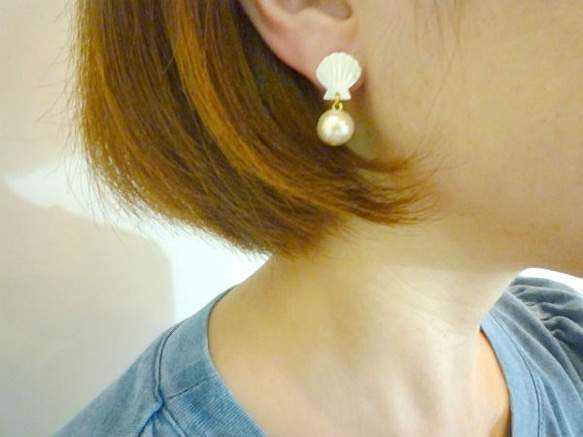 white shell & pearl earring 4枚目の画像