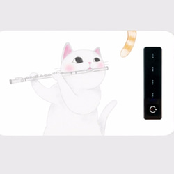 フルート猫と尻尾のモバイルバッテリー【楽器ねこシリーズ】 1枚目の画像