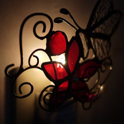 赤いお花と蝶のフットランプ♪（お休みランプ） 2枚目の画像