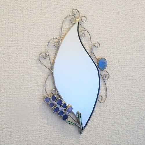 ✴︎:.ラベンダーの壁掛け鏡♪　ステンドグラス鏡 青空＊ラベンダー ステンドグラスの壁掛け鏡 その他インテリア