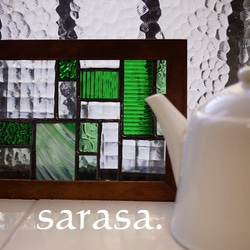 緑の幾何学模様のステンドグラスのパネル 3枚目の画像