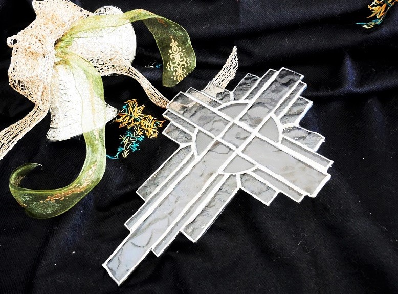 *✴︎:.｡再販♪　光と祈りのクロスオブジェ　*ステンドグラス*