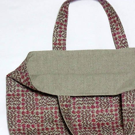 天使のトートバッグ　リバティ　ミナペルホネン・スリーピングローズ（レッド系）∞受注制作∞