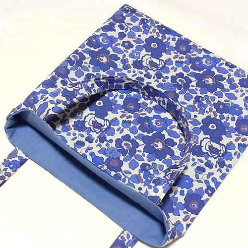 リバティミニバッグ(少し台形） ベッツィ（ブルー）∞受注制作