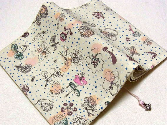 ピースブックカバー 希少　新品　ミナペルホネン