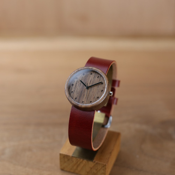 Walnut × Organic Swedish Leather (RED) - 32 1枚目の画像