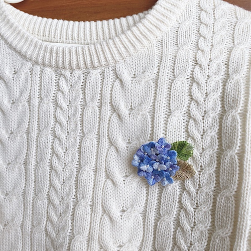 あじさい 立体刺繍 ブローチ ブルー 【受注制作】 ブローチ