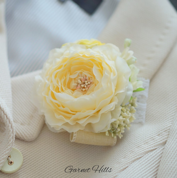 ラナンキュラスとミモザのコサージュ ハンドメイド ミモザのコサージュ  