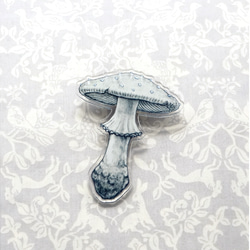 White mushroom brooch 1枚目の画像