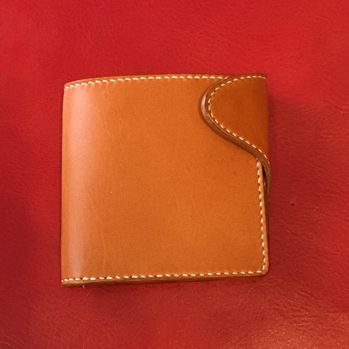 栃木レザーの2つ折りウォレット