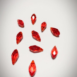 「10個セット 赤」6×12mm スワロフスキー 雫形 ガラスビーズ  多面カット ドロップ 2枚目の画像