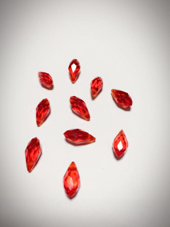 「10個セット 赤」6×12mm スワロフスキー 雫形 ガラスビーズ  多面カット ドロップ 2枚目の画像