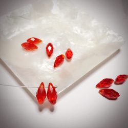 「10個セット 赤」6×12mm スワロフスキー 雫形 ガラスビーズ  多面カット ドロップ 3枚目の画像