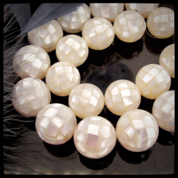 「4個セット ホワイト」10mm 天然貝殻 シェルモザイクボール  SH43 1枚目の画像