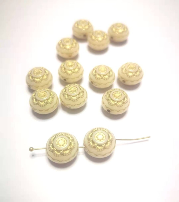 「4個セット ミルクホワイト」9×13mm アクリル ドイツビーズ OT0015 1枚目の画像