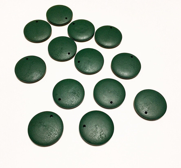 「10個セット グリーン」天然素材 ウッドビーズ  フラットコイン 25mm 2枚目の画像