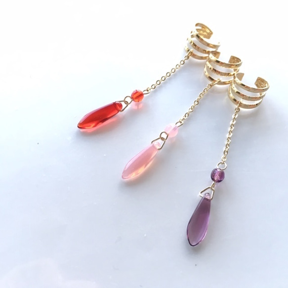 色を選んでね♪ラウンドとダガービーズと３連のイヤーカフ（ゴールド色）／　シャープ　ガラス　夏　涼しげ 2枚目の画像